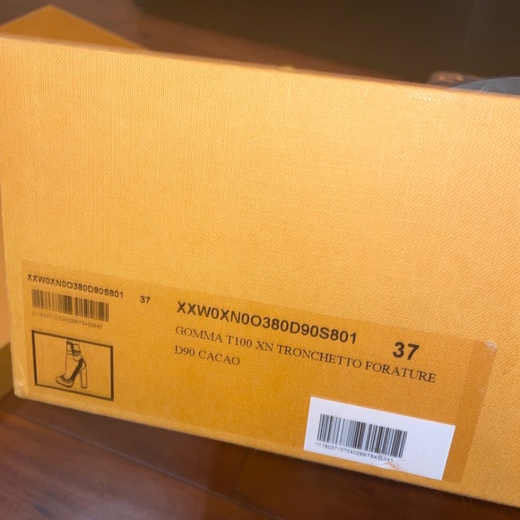 Chestnut Brown Tod’s Booties - Picture 4 of 4